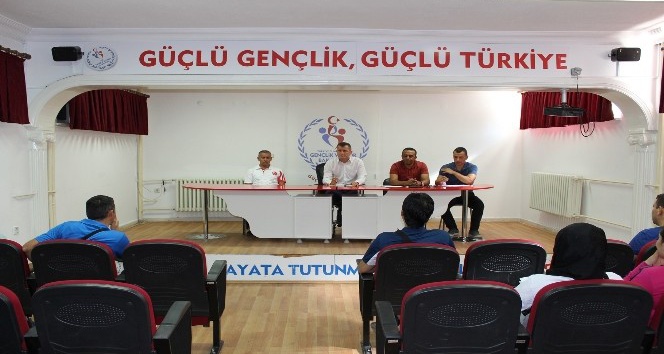 Karaman’da antrenörler toplantısı yapıldı