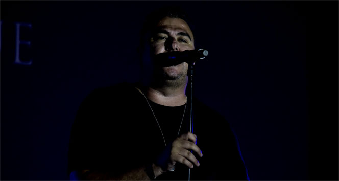 Yunanistan’ın pop starı Remos, Bodrum’da konser verdi