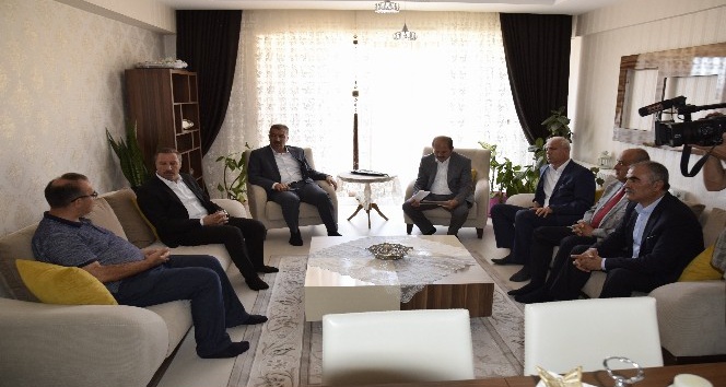AK Partili milletvekillerden demokrasi şehidi Çopur’un ailesine ziyaret