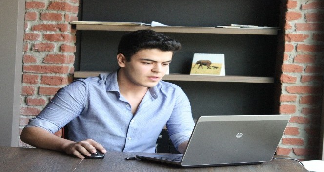 Üniversiteli yazar Kapanın Ağzı’nda