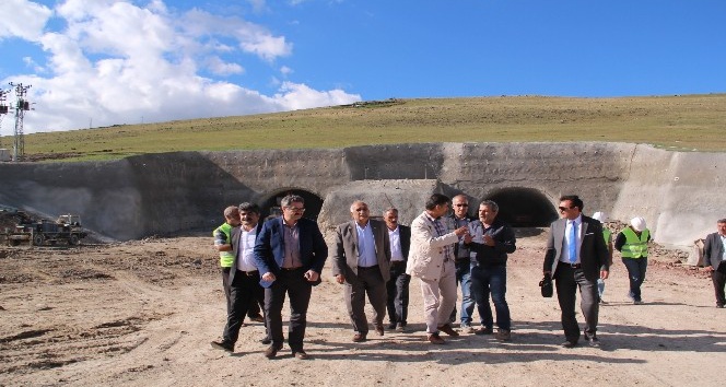 Atalay, Çıldır’da İncelemelerde Bulundu