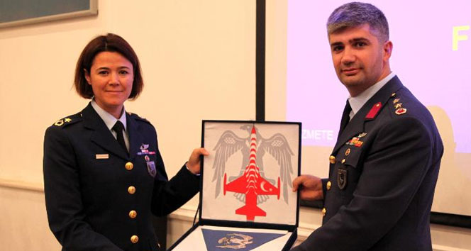 Türk Yıldızları'na ilk kez bir kadın filo komutanı olarak atandı