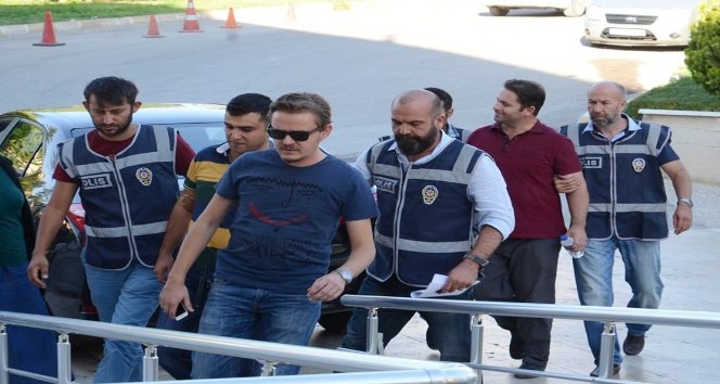 Karaman’daki FETÖ operasyonuna 1 öğretmen tutuklama