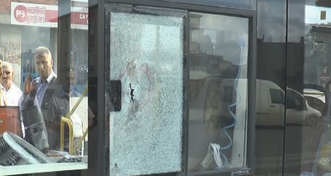 Sancaktepe&#039;de özel halk otobüsüne silahlı saldırı
