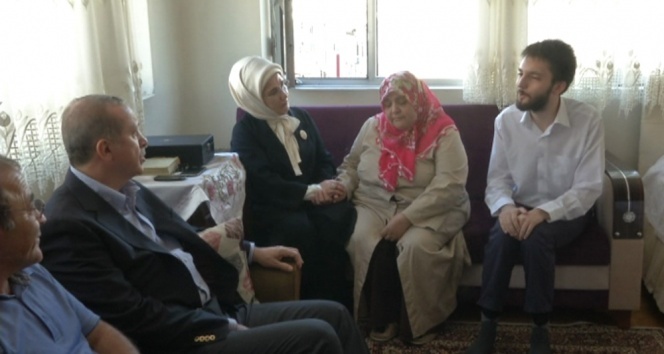 Cumhurbaşkanı Erdoğan, 15 Temmuz şehitlerinin ailelerini ziyaret etti