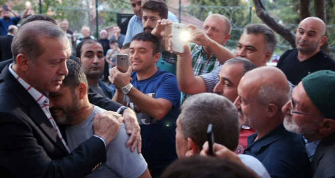 Cumhurbaşkanı Erdoğan&#039;dan 15 Temmuz şehitlerinin ailelerine ziyaret