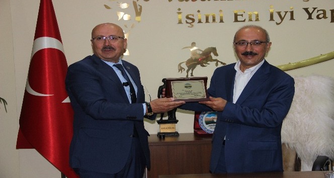 Bakan Elvan, Sarıveliler’de belediyenin toplu açılış törenine katıldı