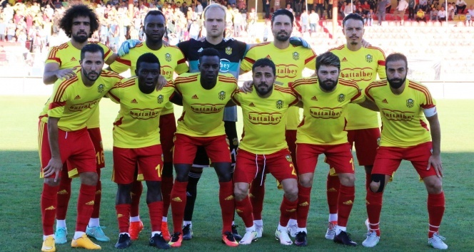 Yeni Malatyasporlu futbolcular galibiyeti değerlendirdi