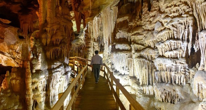 Karaca Mağarasına Bayram tatilinde rekor ziyaretçi