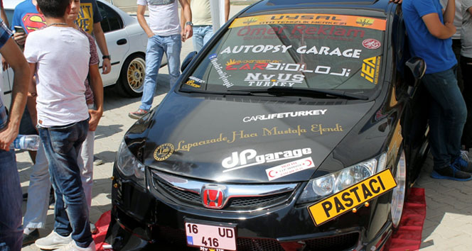 Modifiye araç tutkunları bir araya geldi