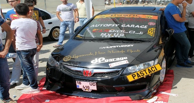 Modifiye araç tutkunları bir araya geldi