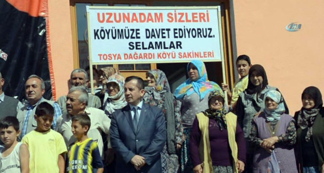 Köylüler Cumhurbaşkanı Erdoğan&#039;ın yolunu gözlüyor