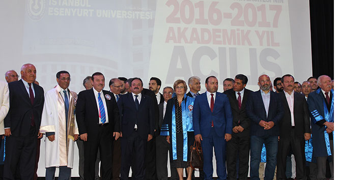 İstanbul Esenyurt Üniversitesi yeni Akademik Yılı Açılış Törenini gerçekleştirdi