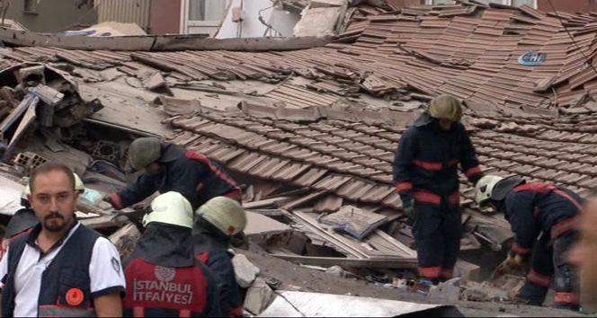 Bağcılar&#039;da 5 katlı bina çöktü