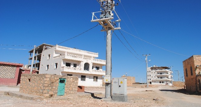 Dicle Elektrik köy şebekelerini yeniliyor