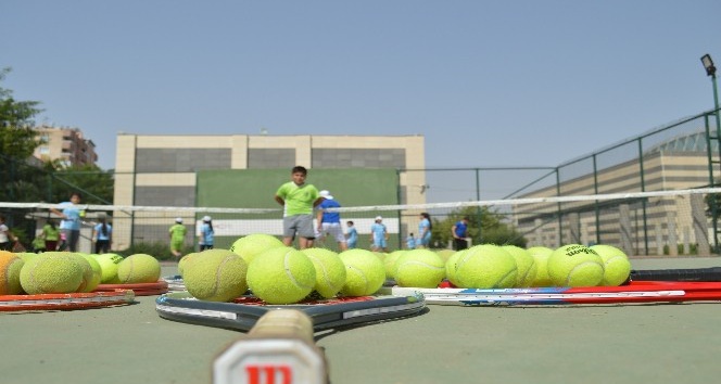 Tenis Cup Turnuvası 123 sporcuyla başladı