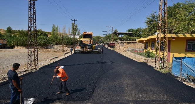 Büyükşehir’in asfaltlama çalışmaları aralıksız sürüyor