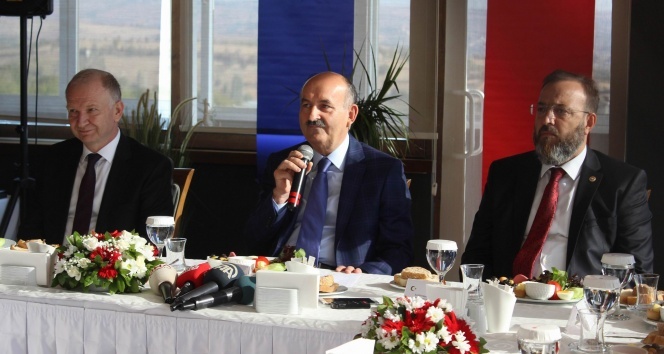 Bakan Müezzinoğlu: Emeklilere promosyon devletin işi değil