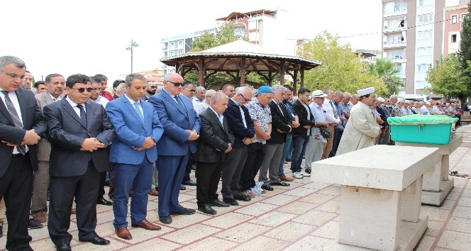 İzmir Cumhuriyet Başsavcı Vekili İsmet Bölükbaşı son yolculuğuna uğurlandı