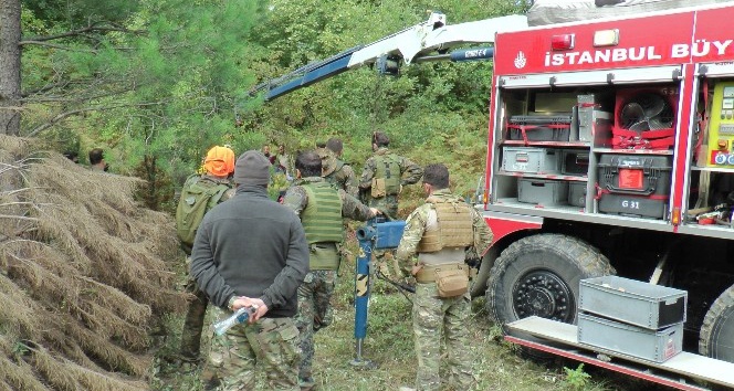 Airsoft doğa sporu yapan sporcu 20 metrelik kuyuya düştü