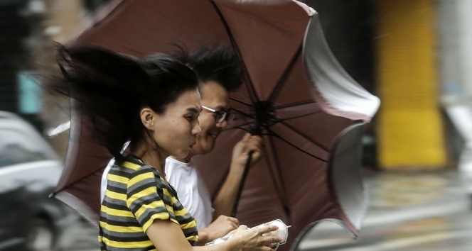 Japonya'da tayfun alarmı: 16 bin kişiye tahliye çağrısı yapıldı