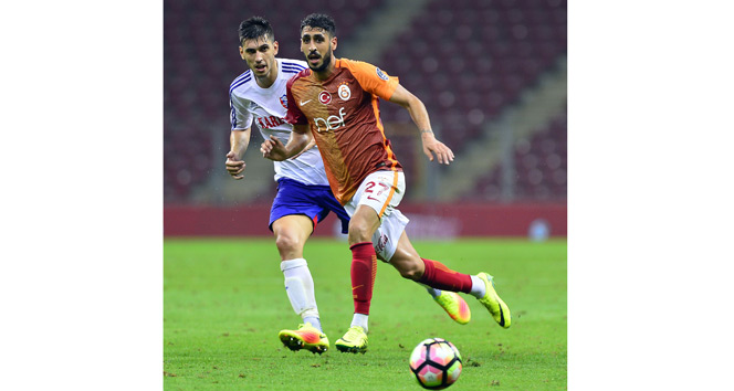 Tolga Ciğerci performansıyla göz doldurdu