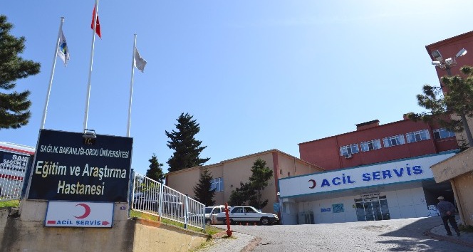Ordu’da Tıp Fakültesi Hastanesi’nde asansör bozulunca hastalar sedyelerle merdivenlerden çıkarıldı