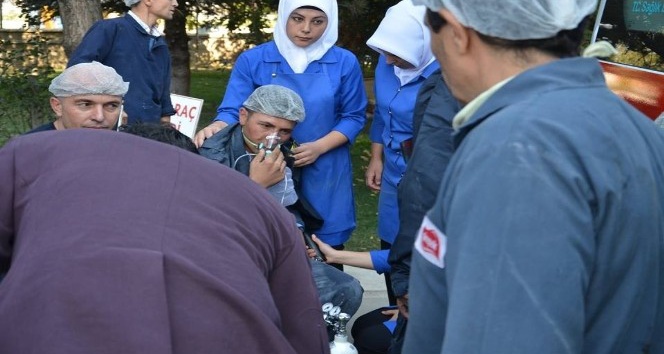 Fabrika yangınında 18 kişi dumandan etkilendi