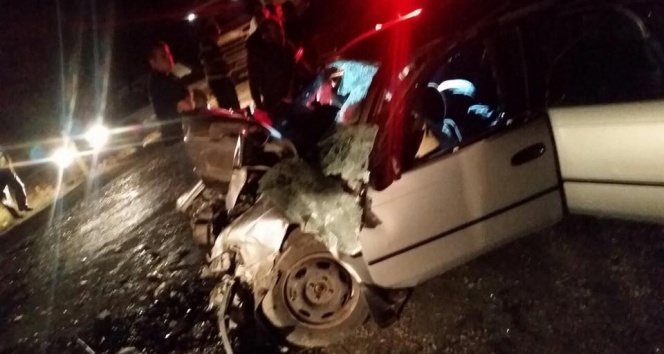 Antalya&#039;da feci kaza: 3 ölü, 3 yaralı