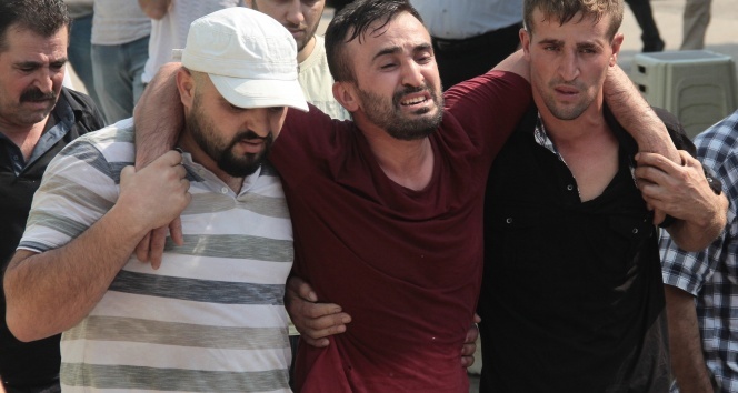 Adana&#039;daki feci kazada 2 kızını kaybeden baba isyan etti
