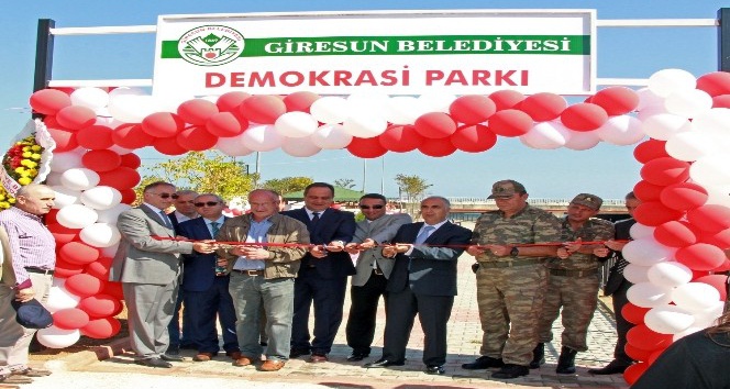 Giresun’da Şehit Ömer Halisdemir Caddesi ve Demokrasi Parkı açıldı