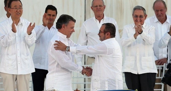 Nobel Barış Ödülü&#039;nü FARC&#039;la anlaşma imzalayan Kolombiya Devlet Başkanı aldı