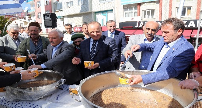 Gümüşhane’de 2 bin kişiye aşure dağıtıldı