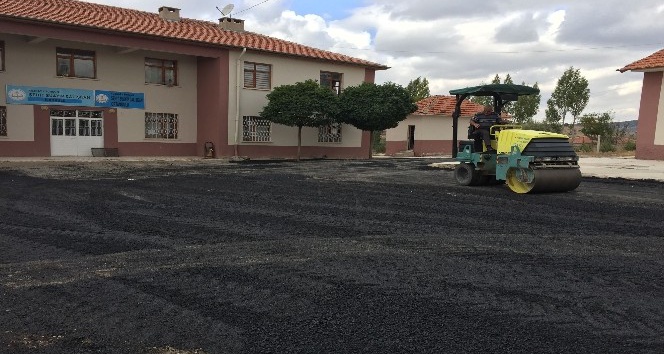 Sorgun Şehit Şuayip Çalışkan İlkokulu bahçesi asfaltlandı