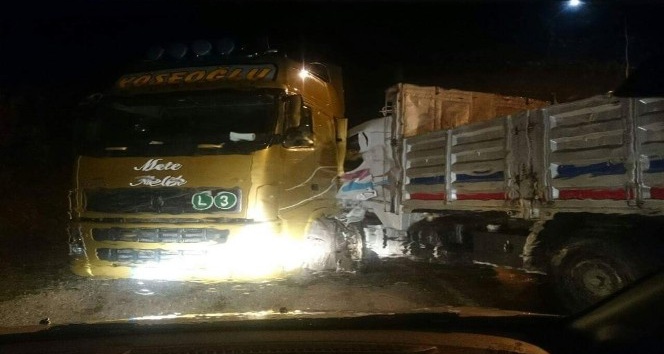 Kastamonu’da TIR ile kamyon çarpıştı: 1 yaralı