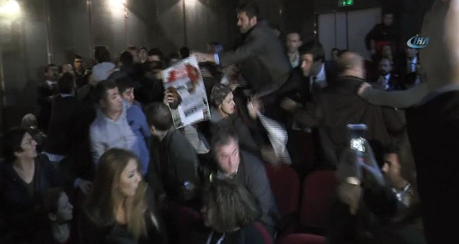 Kılıçdaroğlu&#039;nun katıldığı toplantıda protesto şoku