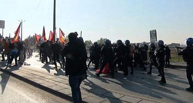 Ankara’da polise taşla saldıran gruba müdahale