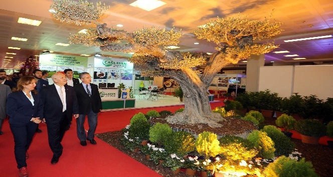 Başkan Yaşar, ‘CITYTECH’ 2016 fuarını gezdi