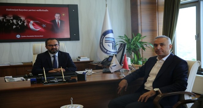 Vali Mesut Köse Rektör Vekili Aydınlı’yı ziyaret etti
