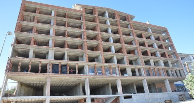 Sarıveliler’de 8 katlı iş merkezi ve konut inşaatı devam ediyor