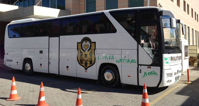 Şanlıurfa’da Yeni Malatyaspor otobüsüne boyalı saldırı