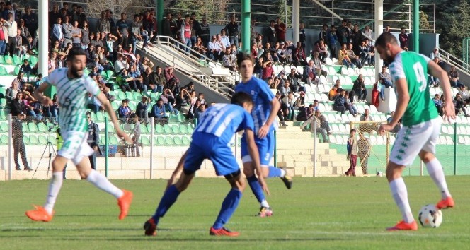 Yeşil Kırşehirspor evinde 3 puanı tek golle aldı