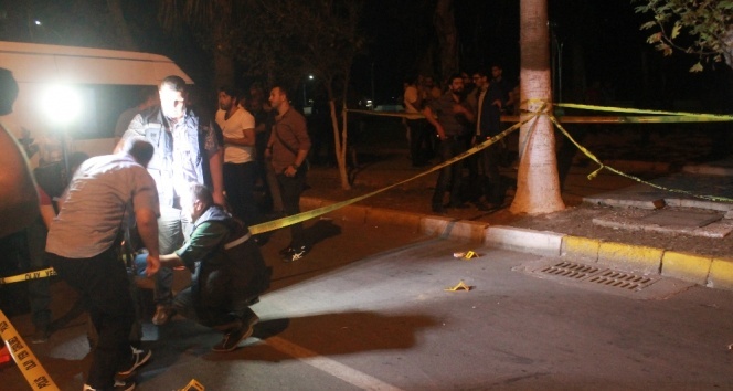 Mersin&#039;de polise silahlı saldırı: 3 yaralı