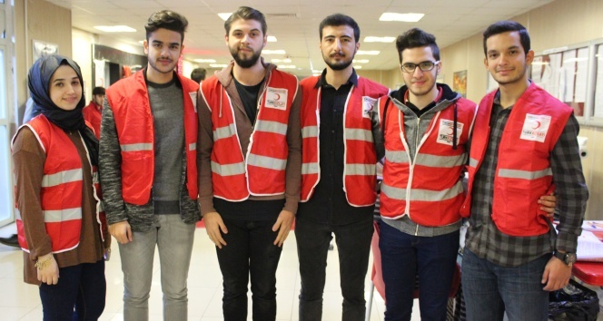 Gelişim Üniversitesi öğrencileri Kızılay için el ele verip kan topladı