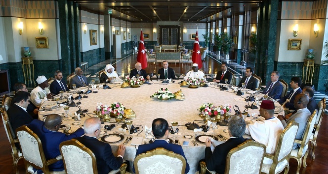 Cumhurbaşkanı Erdoğan, İSİPAB toplantısına katılan meclis başkanlarıyla buluştu