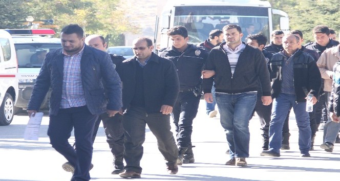 Yozgat’ta Bylock kullanmaktan gözaltına alınan 9 emniyet mensubu adliyeye sevk edildi