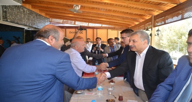 Birecik Belediye Başkanı Faruk Pınarbaşı muhtarlarla buluştu