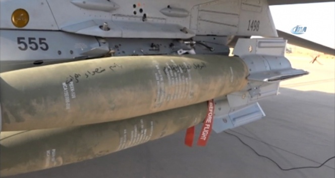 Musul’u vuran Irak F16’larının bombalarına “Irak’ın şehitleri adına” yazıldı