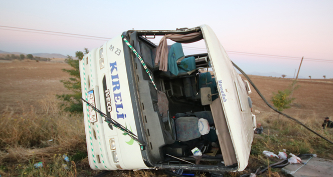 Konya’da yolcu midibüsü devrildi: 23’ü öğrenci, 27 kişi yaralandı