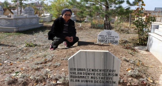 Kelkit sevdalısı emekli ebe ölmeden mezarını hazırlattı